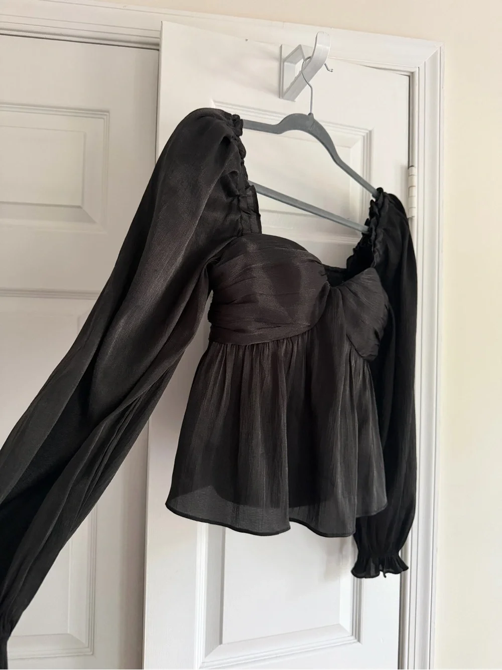 Astr label black